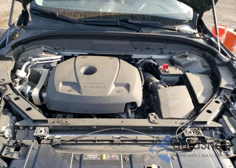 2023 Volvo Xc60 T5 Momentum z USA, uszkodzony, nr VIN YV4102RK9M1828324